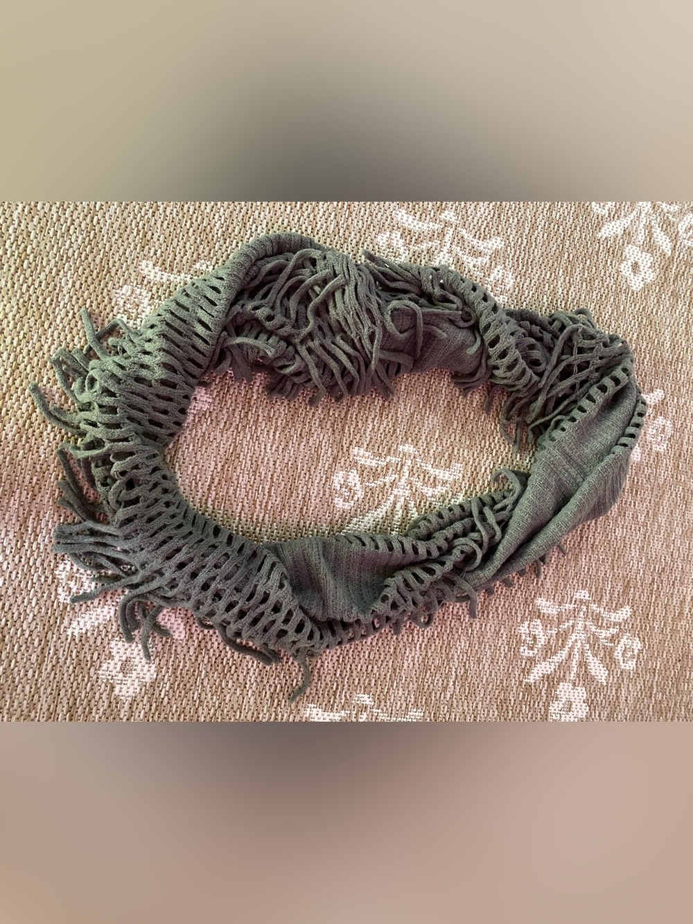 Two Womens Infinity Scarves - Picture 3 of 4